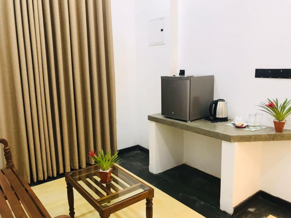 Ceagull Hotell Ahangama Exteriör bild