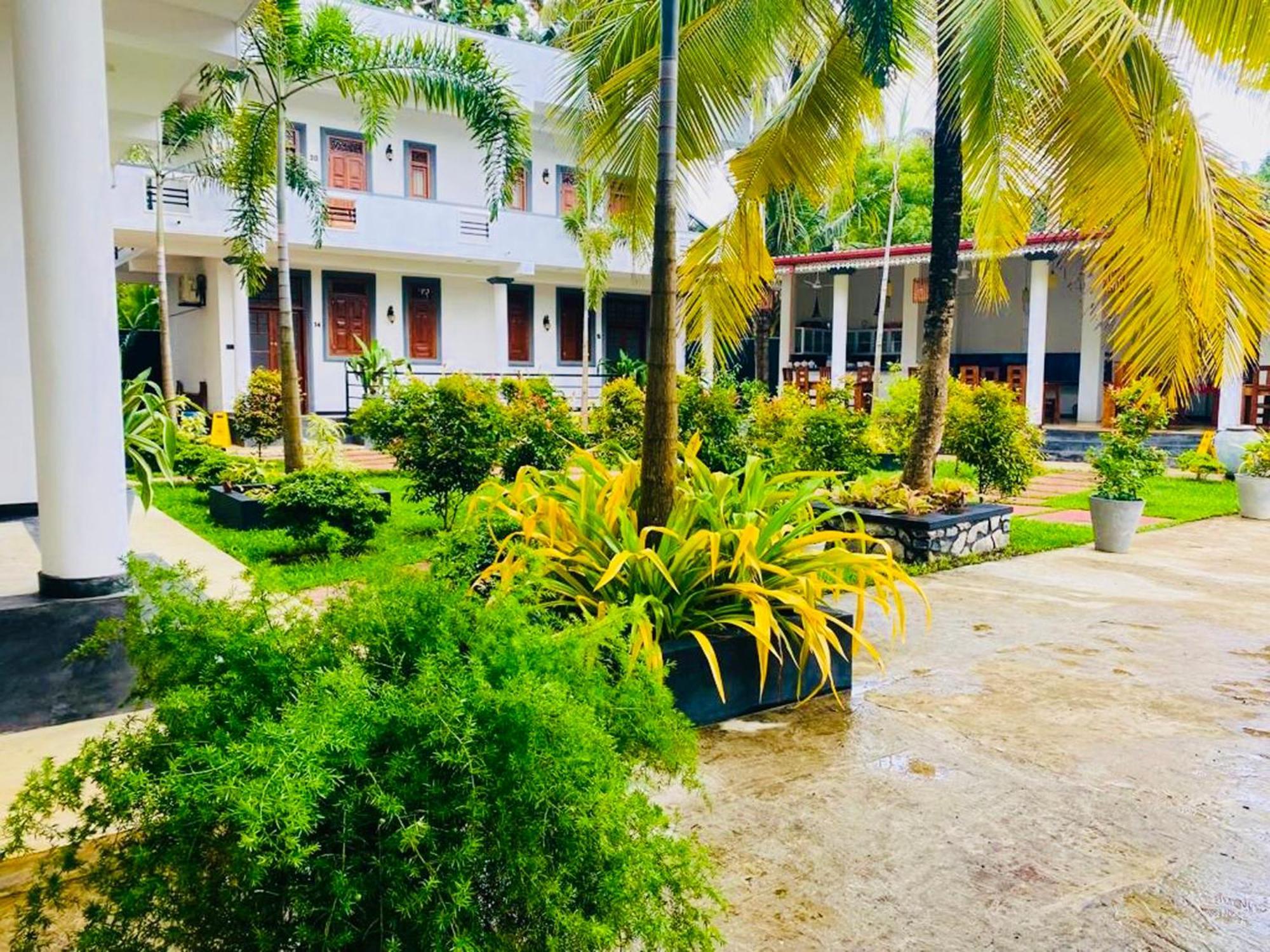 Ceagull Hotell Ahangama Exteriör bild
