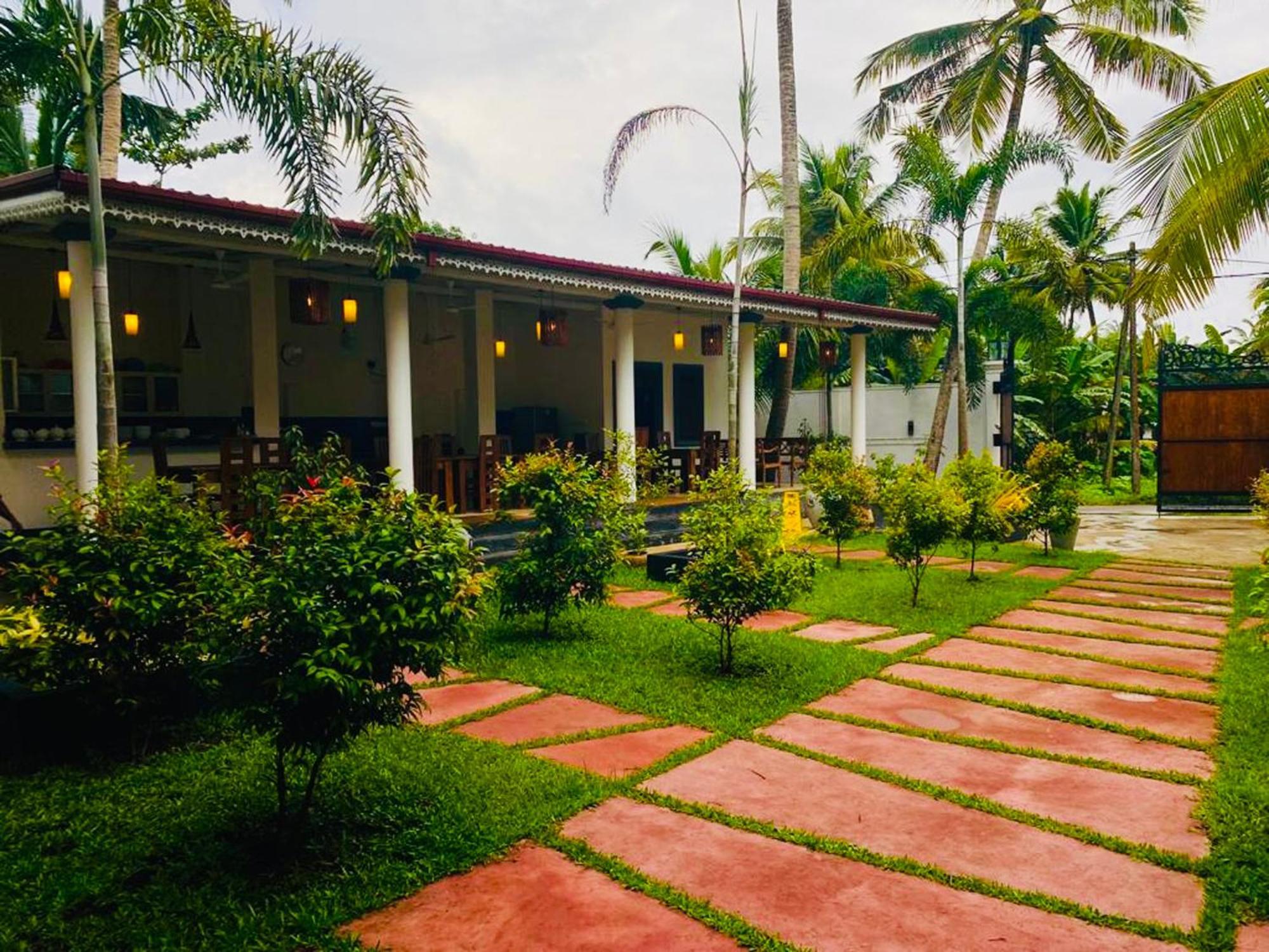 Ceagull Hotell Ahangama Exteriör bild